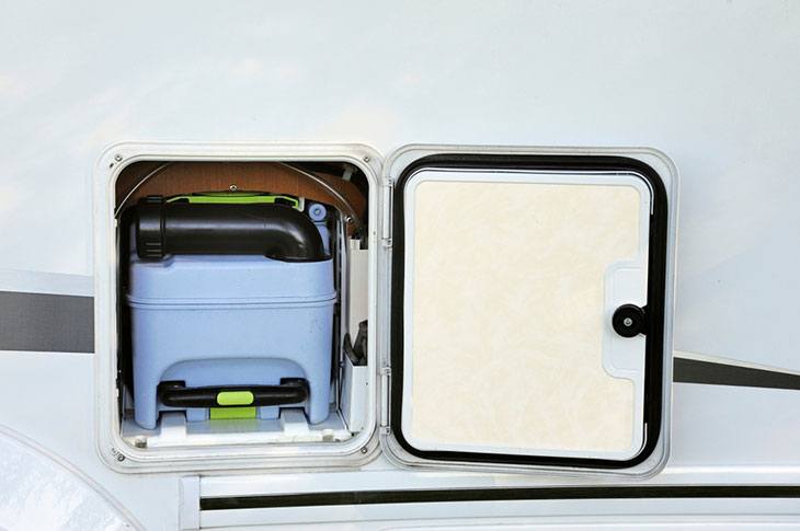 how to clean rv toilet tank